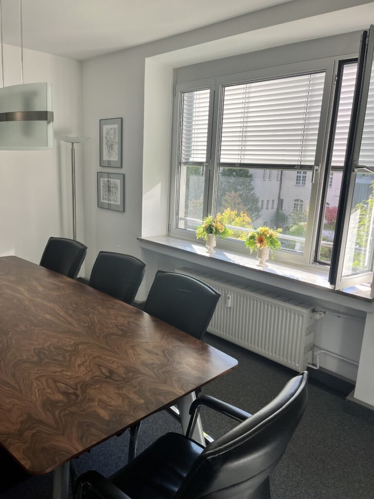 Konferenzraum für 8 Personen
